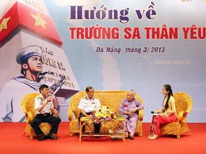Giao lưu “Hướng về Trường Sa thân yêu”
